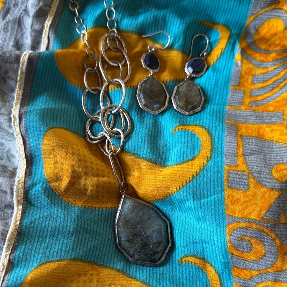 Labradorite Pendant Necklace and Dangle Earrings Set - Silver Tone